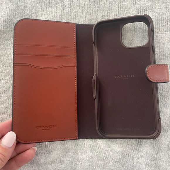 Coach Logo Phone Case For I Phone 15 - Picture 3 of 7